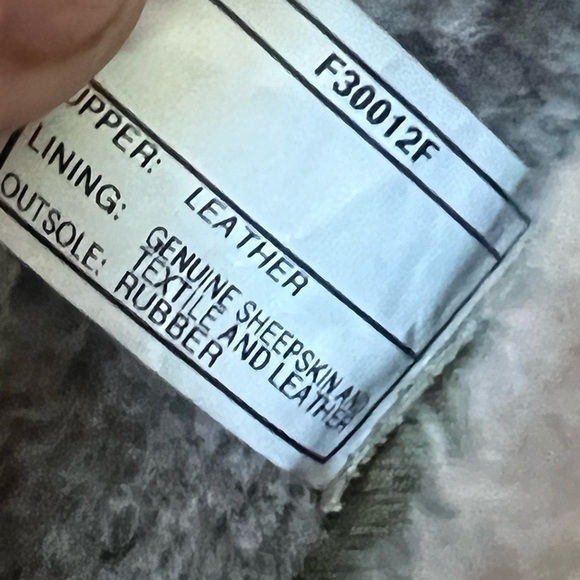 UGG lynnea brown leather Sherpa lined boots size 7 - Picture 8 of 10